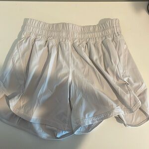 Lululemon track that shorts size 6, 5in inseam
